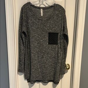 ⚜️ Vanilla Bay Charcoal Long Sleeve with Quilted Black Pocket